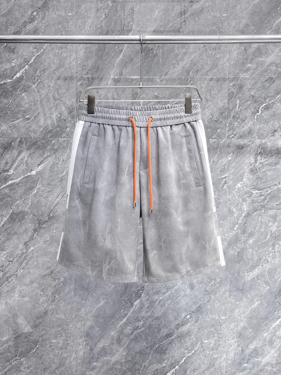 Hermès three-standard complete 2026 summer New Arrival men's casual shorts, advanced custom-made Breathable fabric, Breathable fabric, extremely stretchy and comfortable, impeccable details, top-grade accessories, original logo design concept, delicate and soft feel! The upper body fit is awesome! Size: M-XXXL Please state your height and weight when ordering